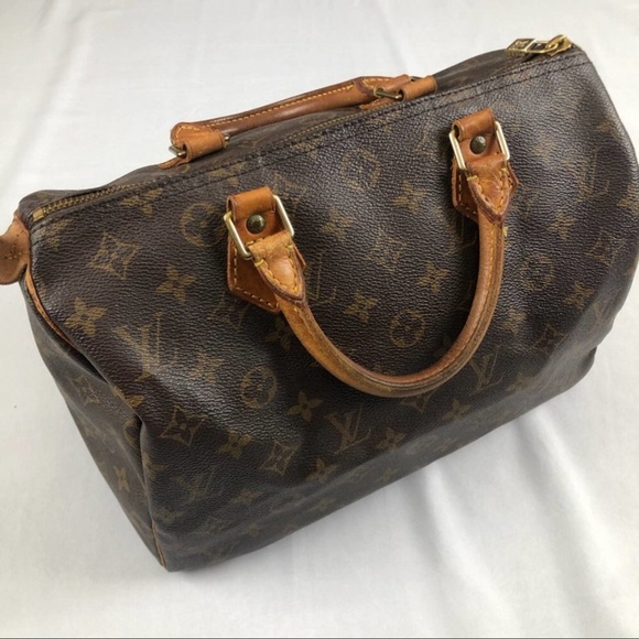 Louis Vuitton Handbags - Louis Vuitton Speedy 30 Monogram LV Canvas Authentic 179